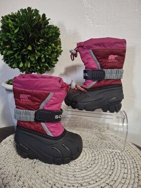 Kids Sorel Snow Boots Size 6.